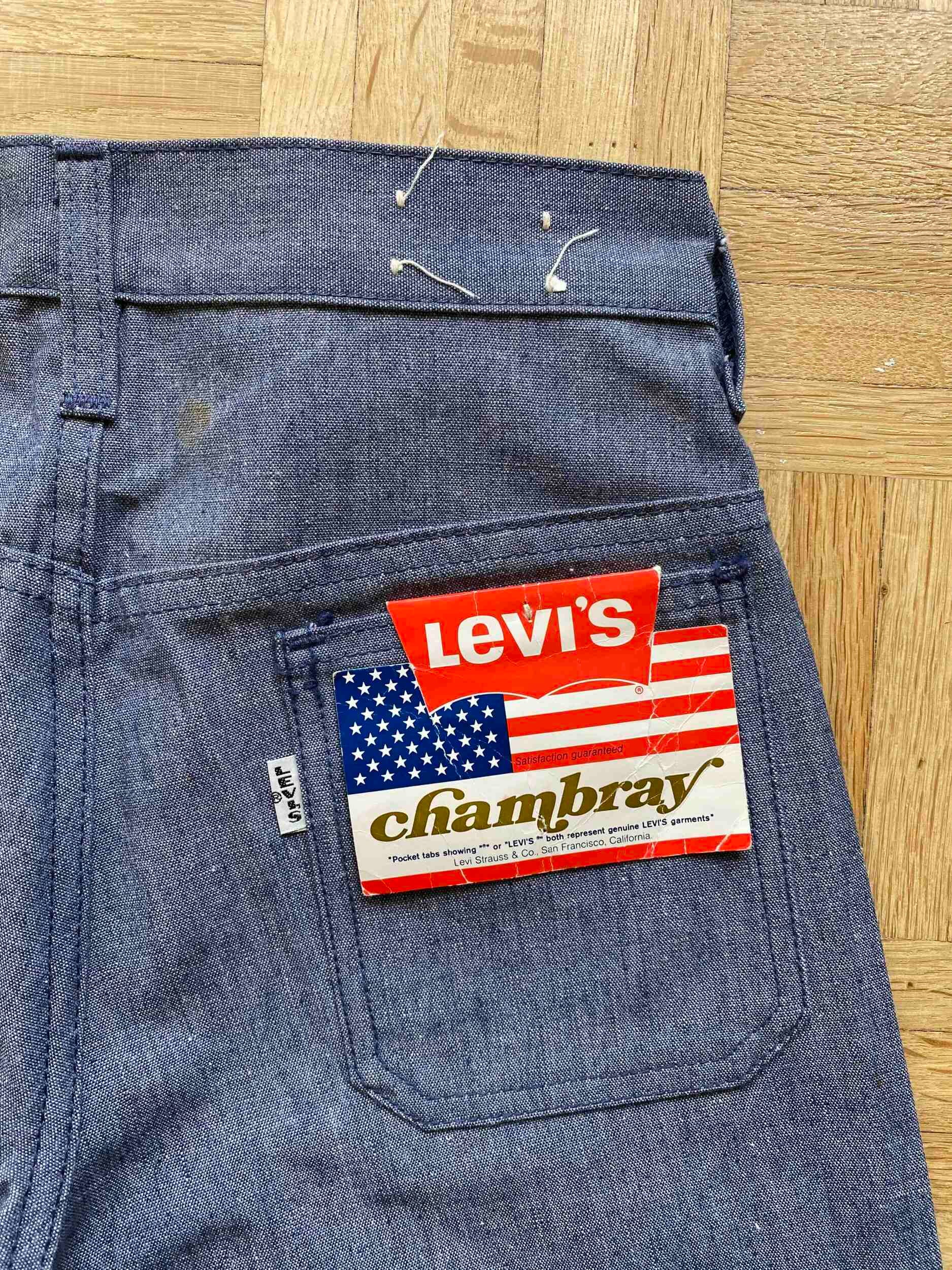 levis with a big e