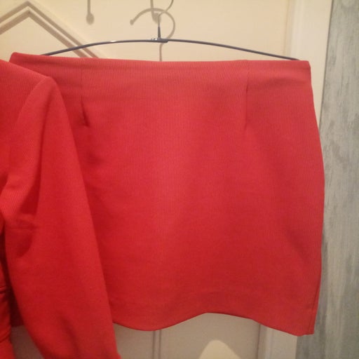 Tailleur top jupe rouge