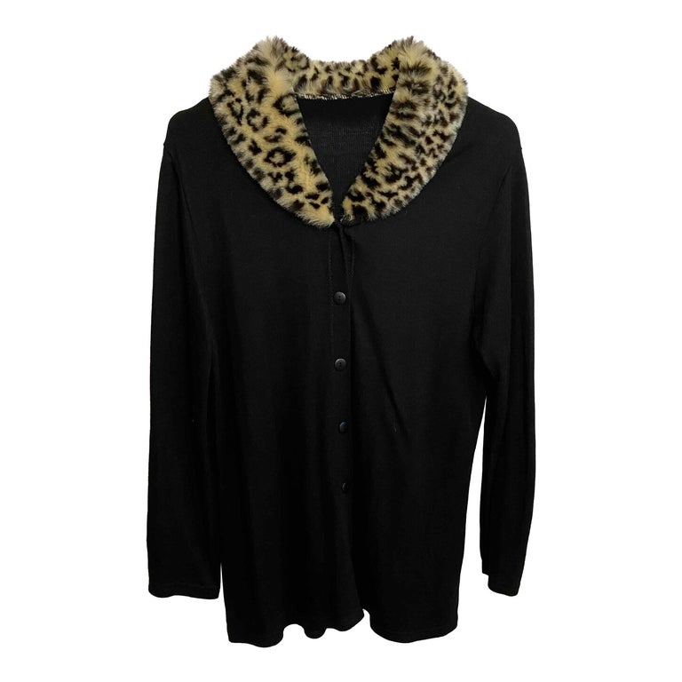 Black sweater 2024 with leopard collar